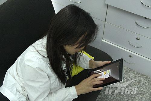 厕所比床上爽苹果iPad十场景真人测试