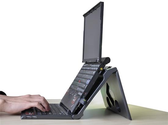 自带键盘的笔记本散热底座_戴青