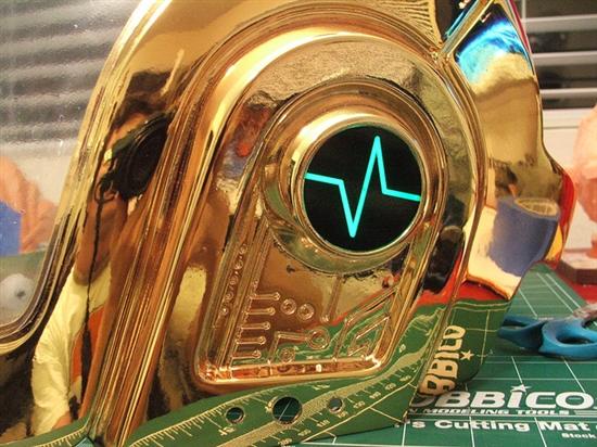 耗时17个月打造傻朋克炫酷头盔