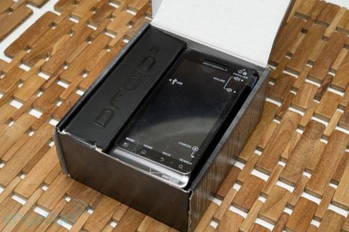 Android旗舰摩托罗拉Droid2开箱图赏