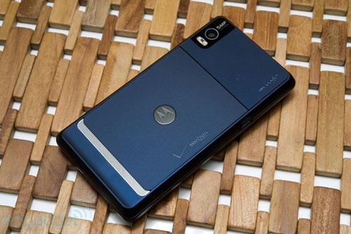 Android旗舰摩托罗拉Droid2开箱图赏(2)