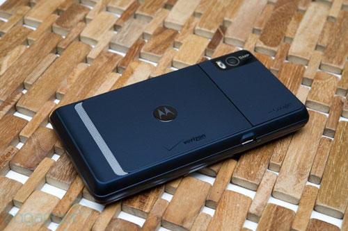 Android旗舰摩托罗拉Droid2开箱图赏(3)