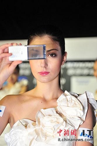 联想或将推出全球首款彩显透明屏手机