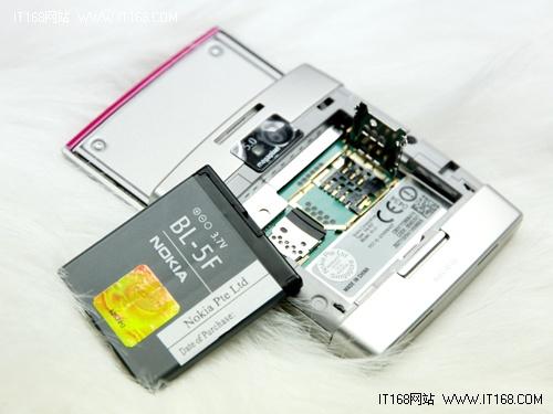 小巧玲珑女人味粉红版诺基亚X5-01图赏