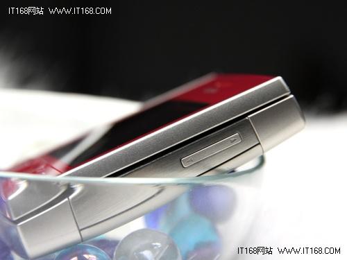 小巧玲珑女人味粉红版诺基亚X5-01图赏