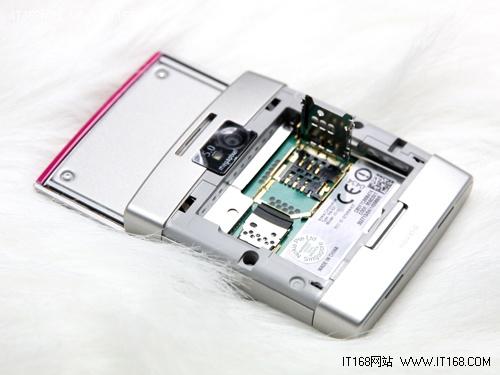 小巧玲珑女人味粉红版诺基亚X5-01图赏