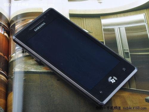 4寸AMOLED屏幕三星WP7旗舰i8700评测