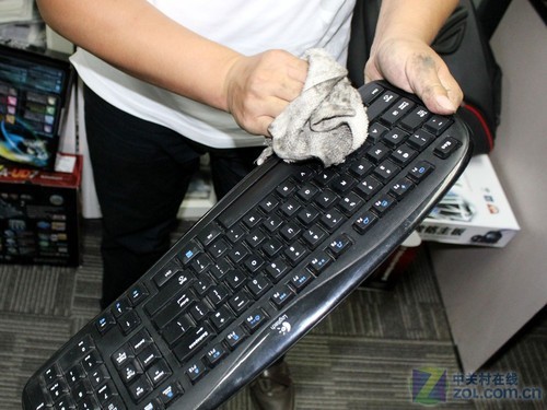 灰尘高温统统不要 编辑实战电脑除尘_硬件_科技时代_新浪网