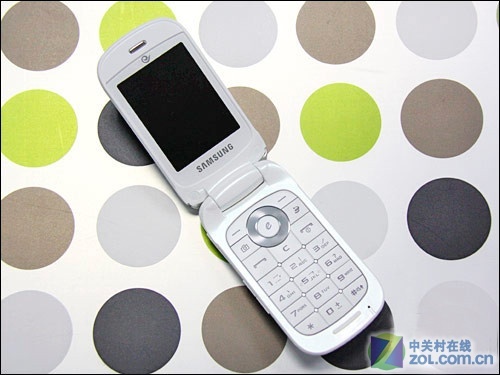 <em>女性</em>时尚翻盖<em>手机</em> <em>三星</em>F619价格仅896元_<em>手机</em>