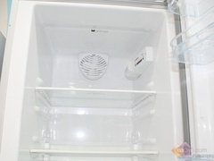8系晶影玻璃門(mén)博世三門(mén)冰箱受關(guān)注