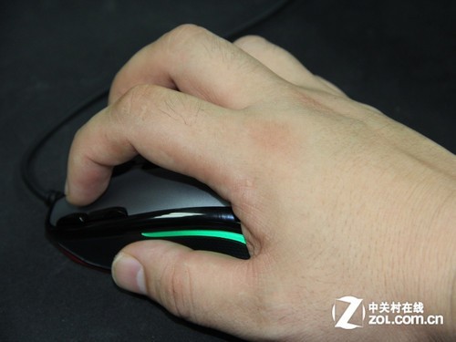网游鼠标入门新品 罗技G300鼠标首测