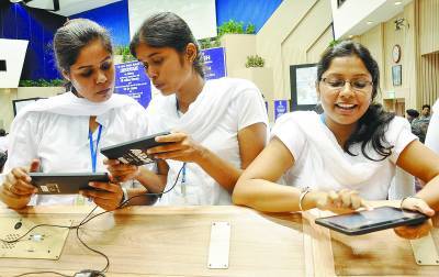 India rolls out price of student of computer of the cheapest flat only 35 dollars