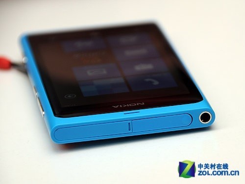 诺基亚Lumia 800真机图赏 