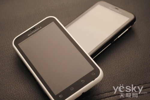 升级更有激情摩托ME525/ME525+对比体验