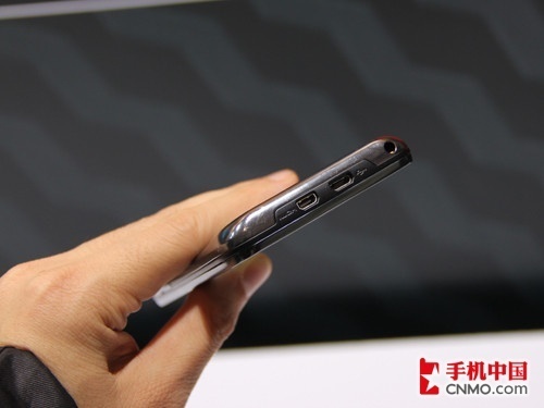 1300万像素双核旗舰摩托罗拉MT917图赏(5)