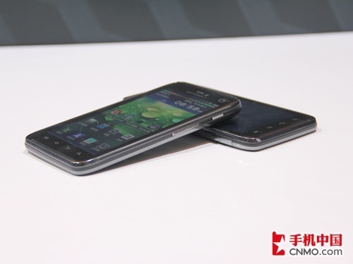 1300万像素双核旗舰摩托罗拉MT917图赏(5)
