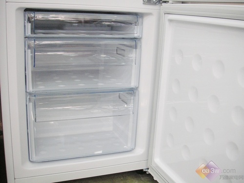 直降1000元 三星新品三门冰箱热卖