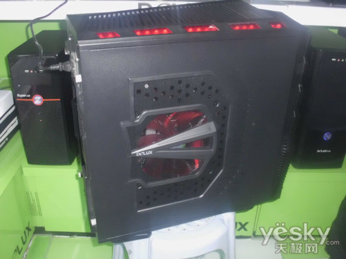 三卡CF轻松安装 多彩烈火机箱仅售799元_硬件