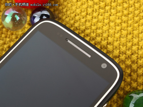 戴尔Streak Pro D43 机身细节设计