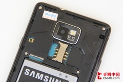 价格仅差10元摩托罗拉RAZR对比I9100(2)
