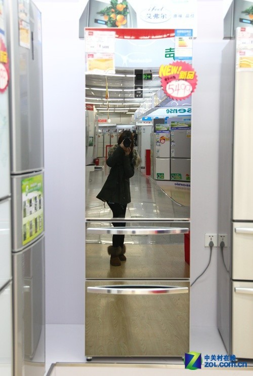 独特镜面外观容声三开门冰箱现5499元