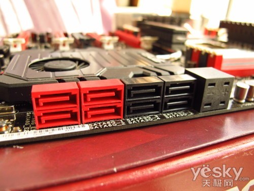 SNB-E平台最强主板 华硕ROGX79板皇报价49