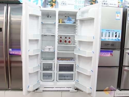 简洁白色清新设计 容声对开门冰箱新上市