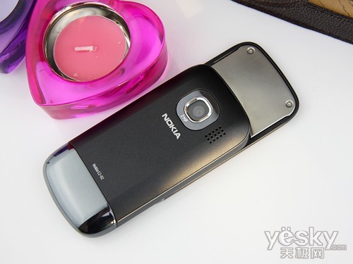 2.6英寸触控屏幕 诺基亚C2-07售价仅699元_手