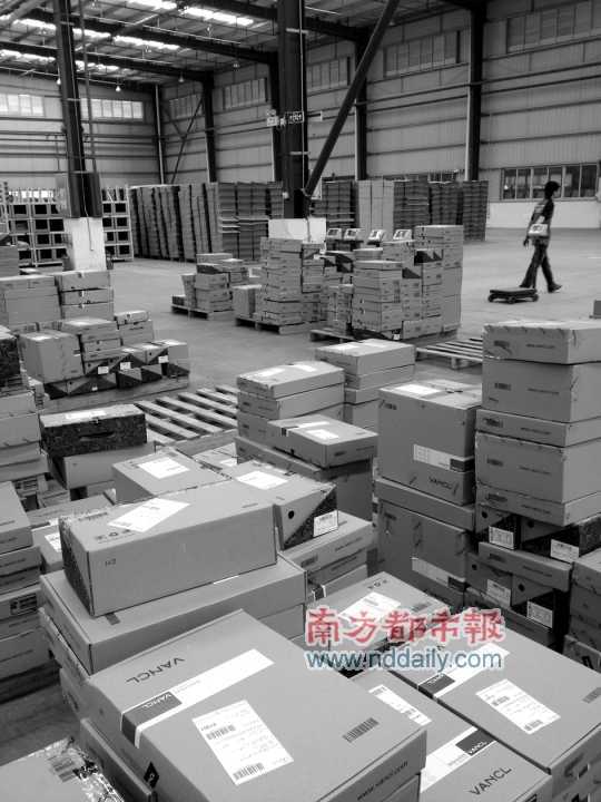 <p> 凡客位于广州开发区的库房。 资料图片</p>