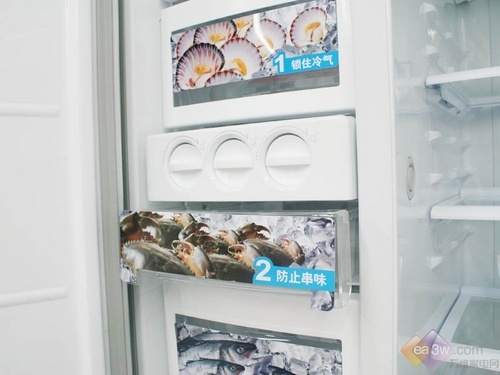 LG新品对开门冰箱 变频设计保障节能
