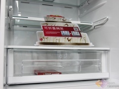 新品三门个性设计 LG冰箱卖场表现不俗