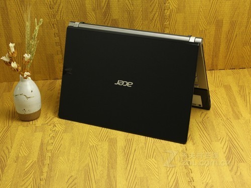 Acer V3黑色 外观图 