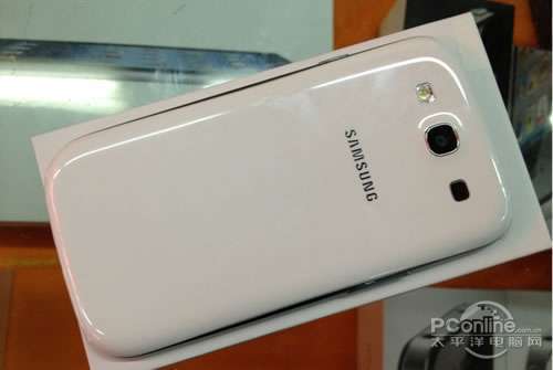 靓丽时尚手机 三星 i9300仅售3510元_手机