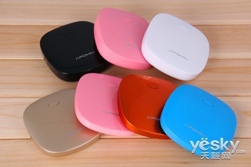 配件也时尚 派客魔盒系列移动电源评测_硬件