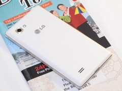 四核大屏擎天 LG Optimus 4X HD促销中 