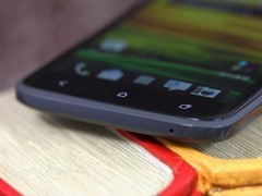 HTC One X 黑色 底部图 