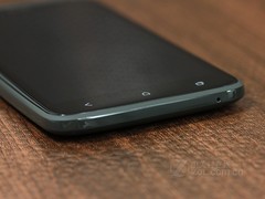 HTC One X 黑色 底部图 