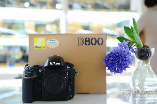 新全画幅旗舰尼康D800单机报22600元