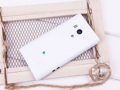 LT26W:3999元：充電器；耳機；底座。青年 