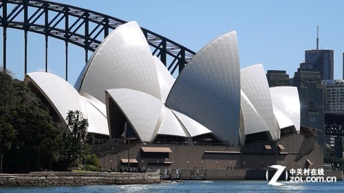 全球首款全画幅半透镜单电索尼A99评测