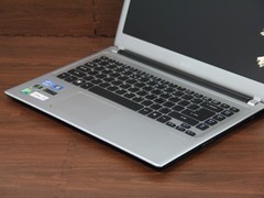 Acer V5-471G月光银 键盘面中部图 