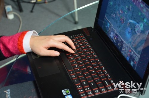 ��̼��ά�ʸ����� ����Y400N-IFIԤװWIN8