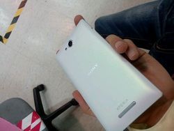 索尼中端新机S39h惊现贴吧 外观酷似嫩牛五方