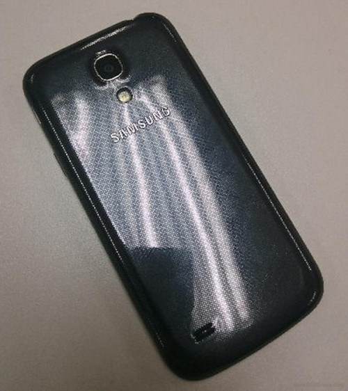 鏈湀鍗冲皢鍙戝竷 涓夋槦GALAXY S4 mini璋嶇収娉勬紡