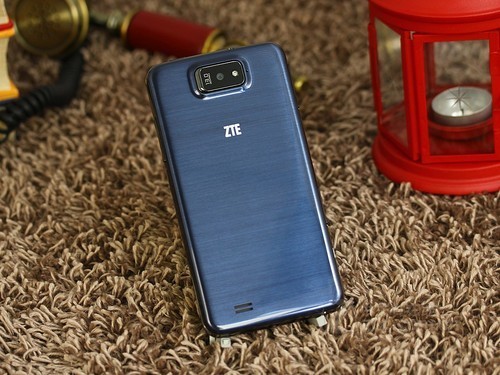 6.3英寸领衔市售最大屏智能手机排行榜(4)