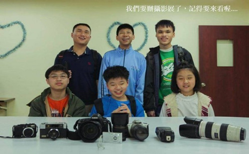用耳朵按下快门台湾少年盲人摄影师开展览