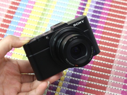 便携式卡片机索尼RX100II售4450元