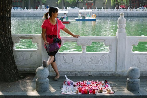 高画质+大光圈索尼QX100街拍后海人文