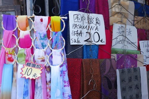 高画质+大光圈索尼QX100街拍后海人文