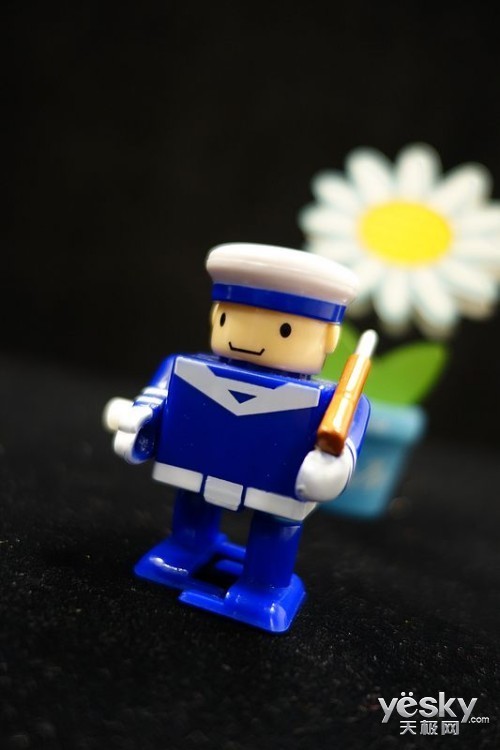 奇巧酷拍画质佳索尼QX100镜头相机性能评测